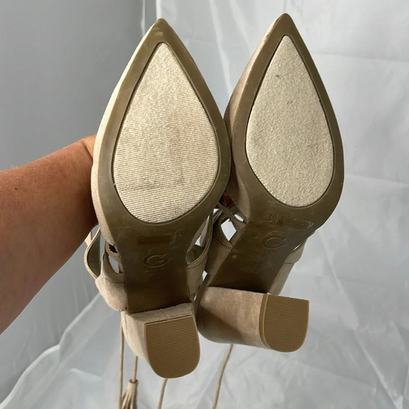 G BY GUESS Tan Galway Pointed Toe Strappy Heels Tied Tassel Ankle Faux Suede 8.5 - Picture 9 of 13